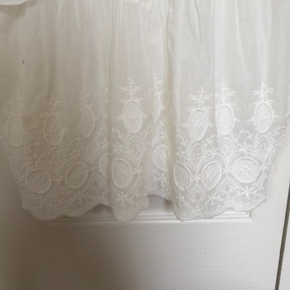 Aritzia cotton embroidered whitE top. NWOT. XS - Picture 5 of 8